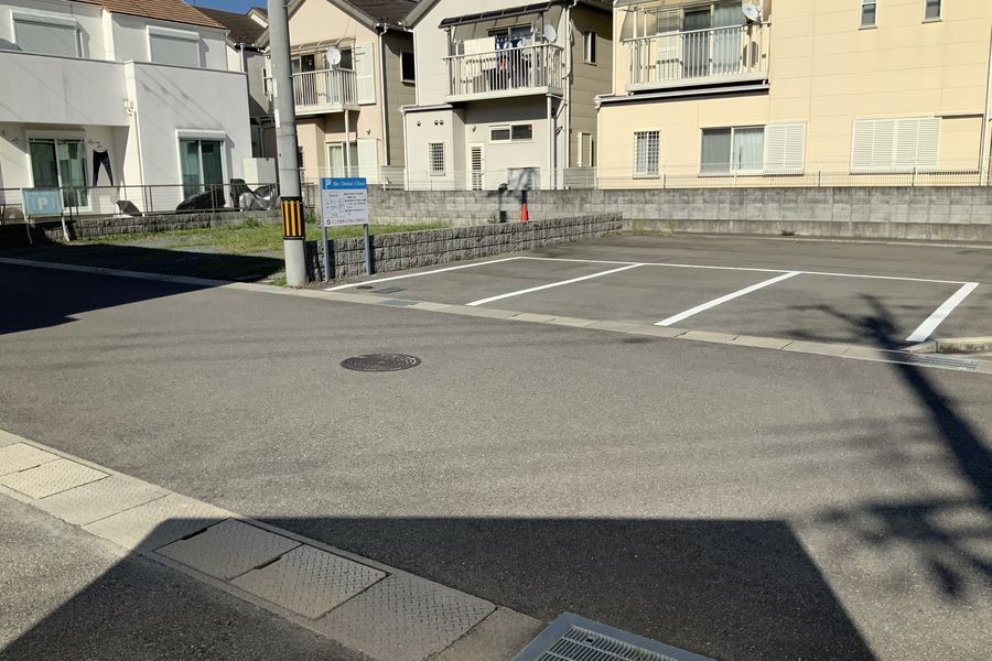 Sky Dental Clinic の駐車場