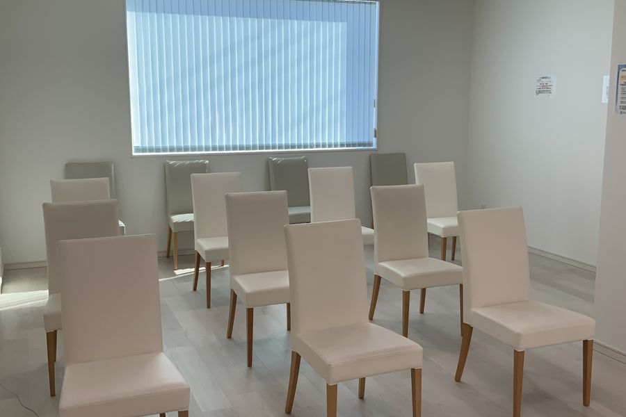 Sky Dental Clinic の待合室